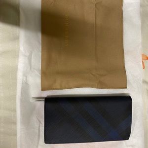 Burberry wallet